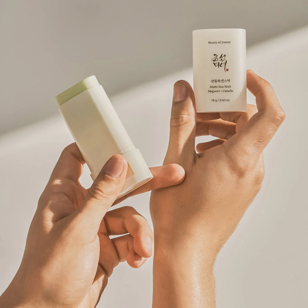 Matte Sun Stick: Mugwort + Camelia SPF50 PA++++